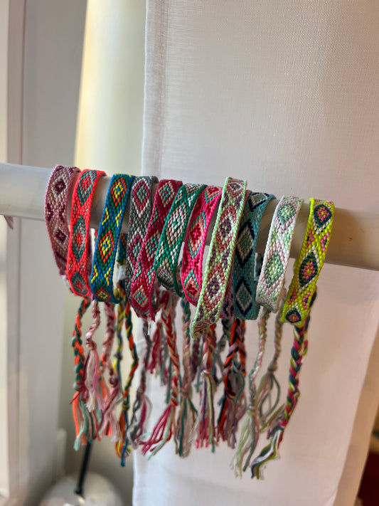 Pulseiras em tecido